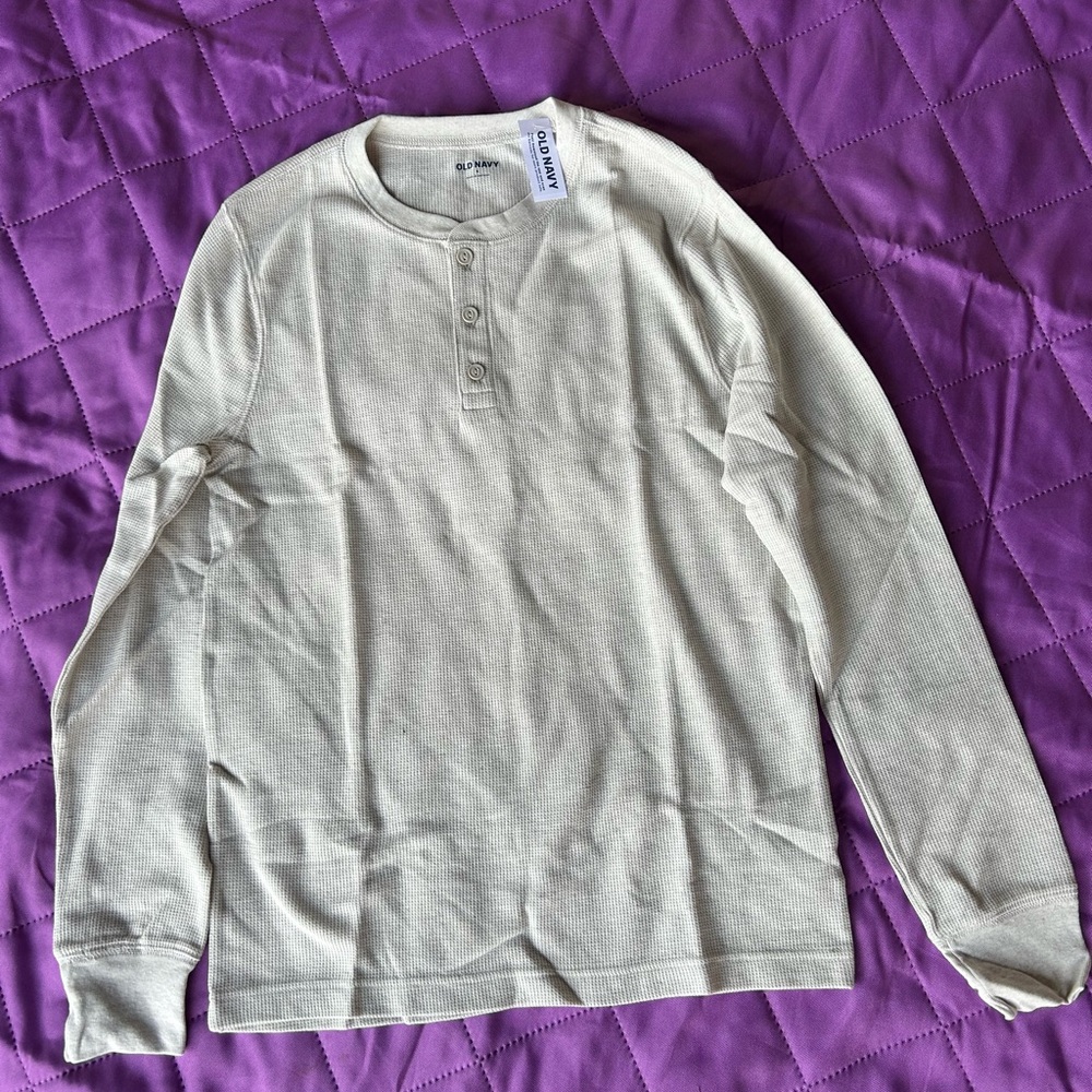 NWT. Old Navy Men's Cream Henley Shirt, small